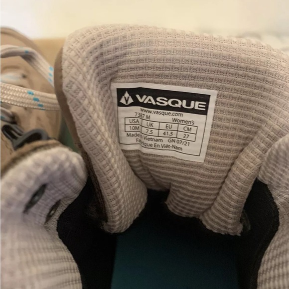 Vasque Women's Talus AT UltraDry Lace Up Boots - Picture 7 of 10